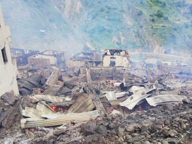 Vali Açıkladı! Artvin'e bir mahalle tamamen yandı 8