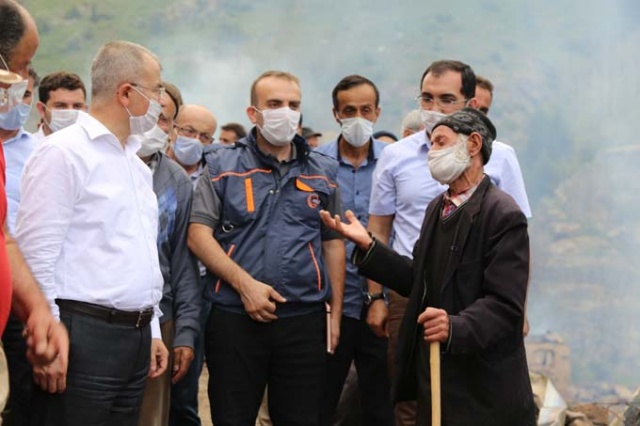 Vali Açıkladı! Artvin'e bir mahalle tamamen yandı 13