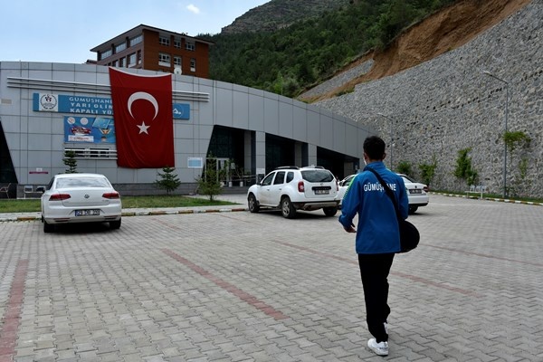 Babasının hayatını sonlandıran ‘su’ ona hayat verdi 8