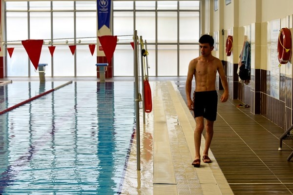 Babasının hayatını sonlandıran ‘su’ ona hayat verdi 6