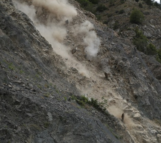 Görenler heyelan sandı ama bakın ne yapıyorlar 16