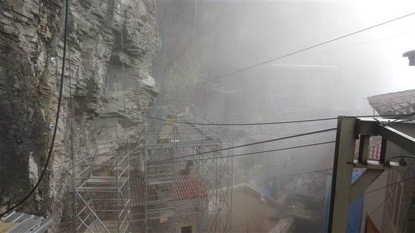 Sümela tamamen açılmamasına rağmen ziyaretçi akınına uğruyor 4