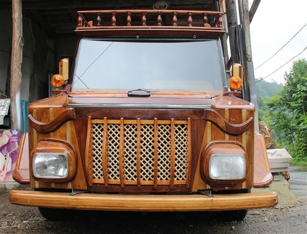 Rizeli mobilya ustası ahşap kamyonet yaptı 12