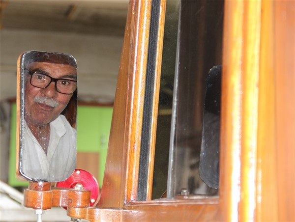 Rizeli mobilya ustası ahşap kamyonet yaptı 2