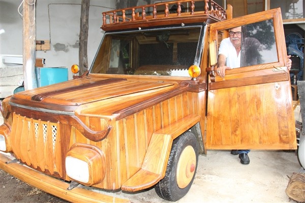 Rizeli mobilya ustası ahşap kamyonet yaptı 3