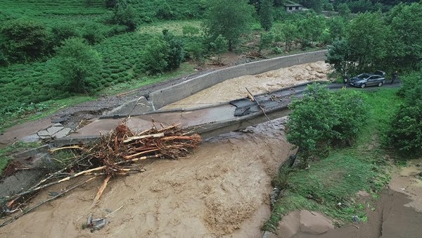 Rize’de selin hasarı, gün ağarınca ortaya çıktı 2