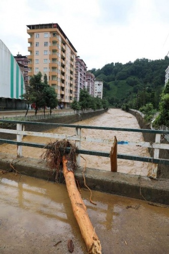 Herşey gitti geriye çamur kaldı 5