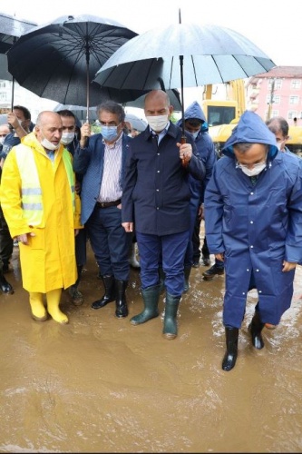 Herşey gitti geriye çamur kaldı 8