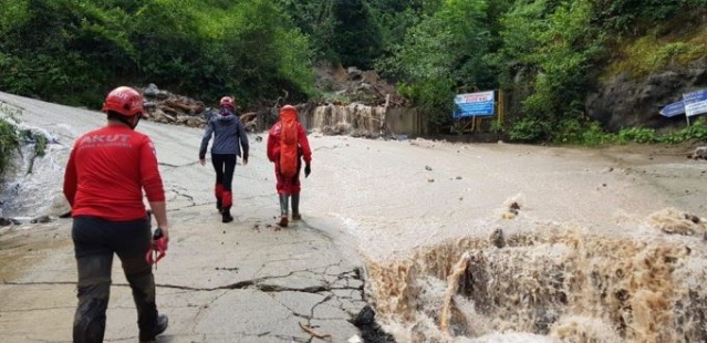 Herşey gitti geriye çamur kaldı 7