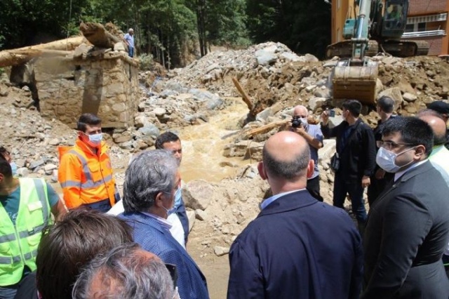 Herşey gitti geriye çamur kaldı 20