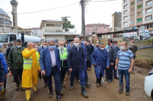Herşey gitti geriye çamur kaldı 11