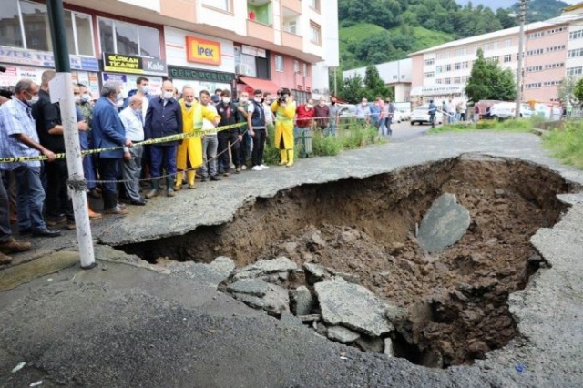 Herşey gitti geriye çamur kaldı 17