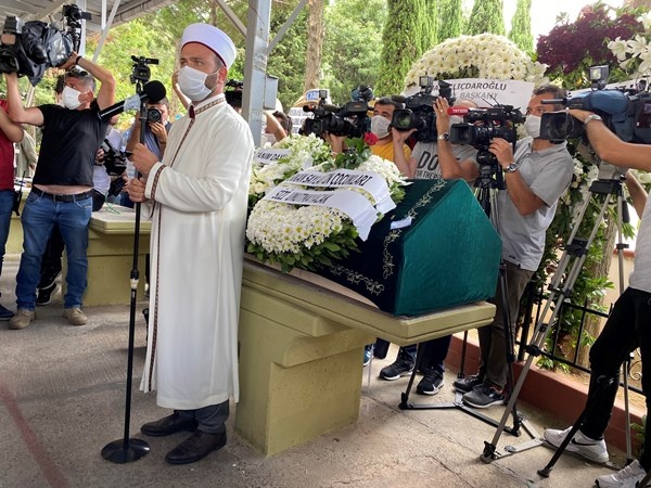 Seyfi Dursunoğlu son yolculuğuna uğurlandı 9