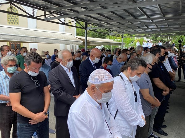 Seyfi Dursunoğlu son yolculuğuna uğurlandı 5