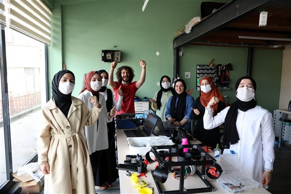 Trabzon'da öğrencilerden su altında giden robot 16