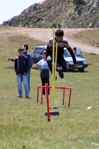 Gümüşhane'de yayla çocukları spora doydu 9