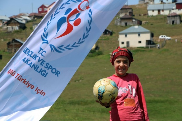 Gümüşhane'de yayla çocukları spora doydu 11