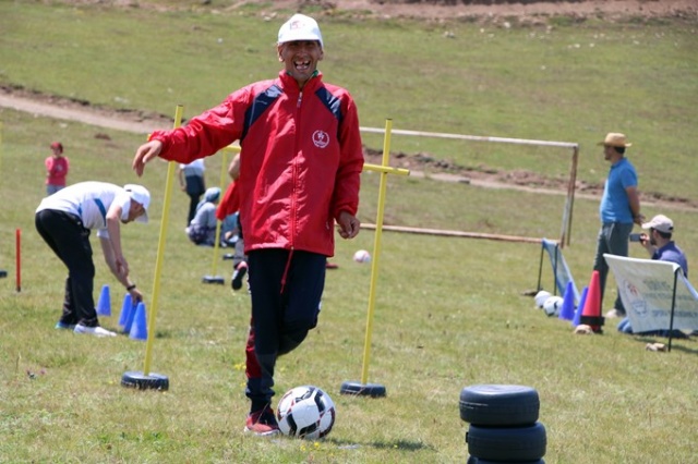 Gümüşhane'de yayla çocukları spora doydu 15