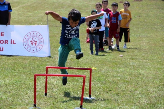 Gümüşhane'de yayla çocukları spora doydu 7
