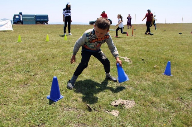 Gümüşhane'de yayla çocukları spora doydu 3