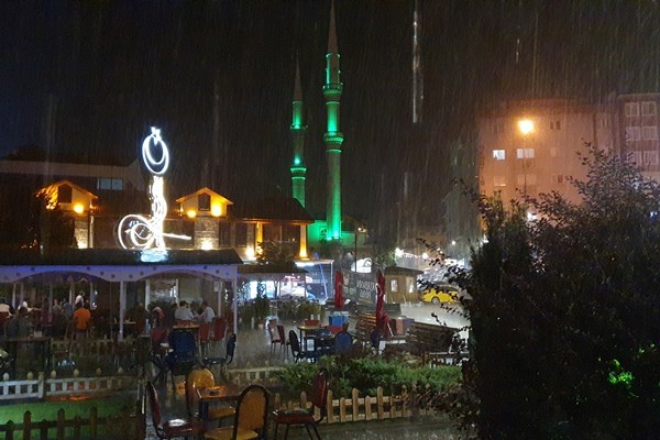 Gümüşhane’de şimşekler geceyi gündüze çevirdi 5