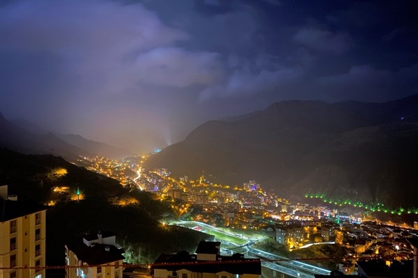 Gümüşhane’de şimşekler geceyi gündüze çevirdi 8