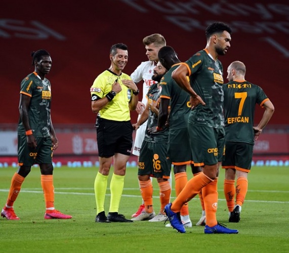 Trabzonspor-Alanyaspor maçında neler oldu? 24