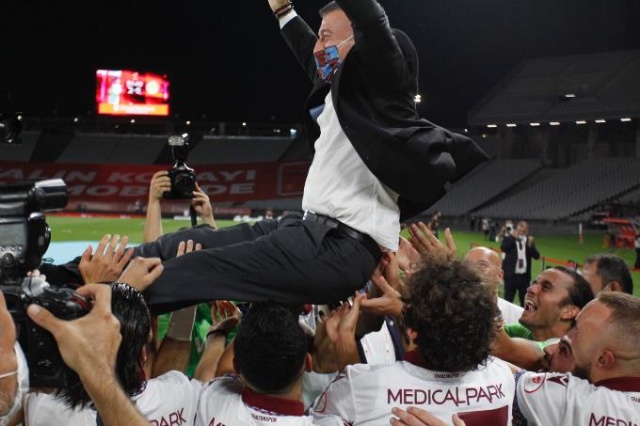 Trabzonspor'un Kupa Zaferi zafer gecesinden kareler 5