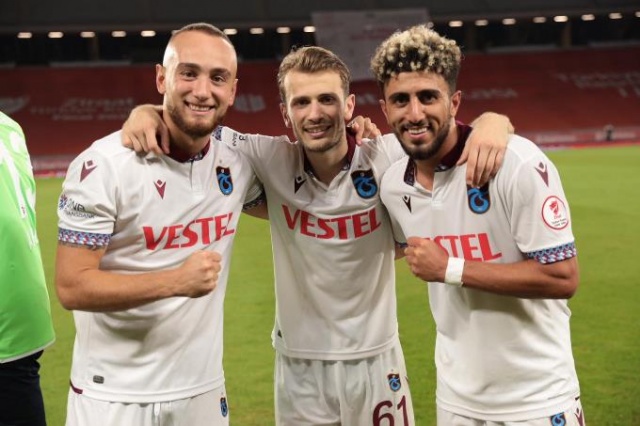 Trabzonspor'un Kupa Zaferi zafer gecesinden kareler 7