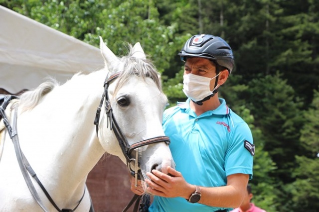 Uzungöl’de onları gören şaşırıyor 15