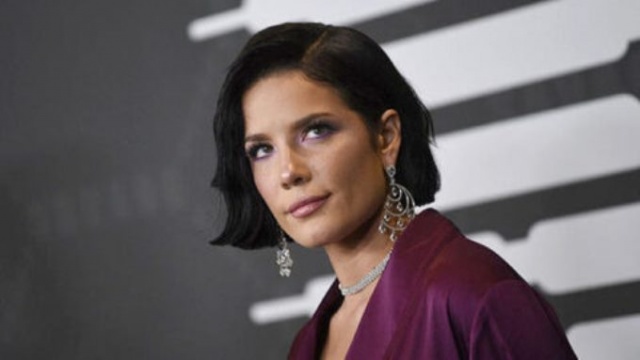 Ünlü şarkıcı Halsey Türkçe öğreniyor 2