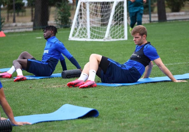 Trabzonspor Eddie Newton yönetimindehazırlıklarını sürdürüyor. 18 Ağustos 2020 7