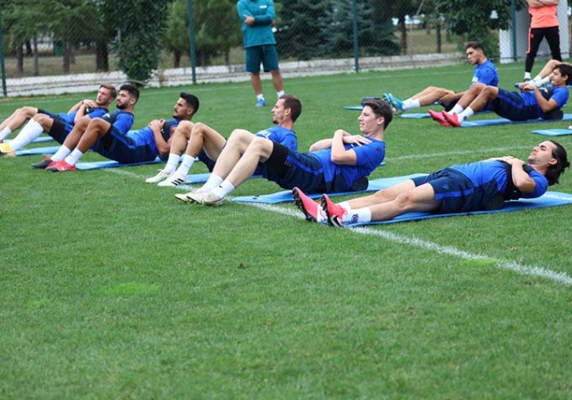 Trabzonspor Eddie Newton yönetimindehazırlıklarını sürdürüyor. 18 Ağustos 2020 9