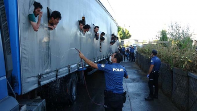 Karadeniz Sahil Yolunda 115 göçmen ölmek üzereyken böyle bulundu 7