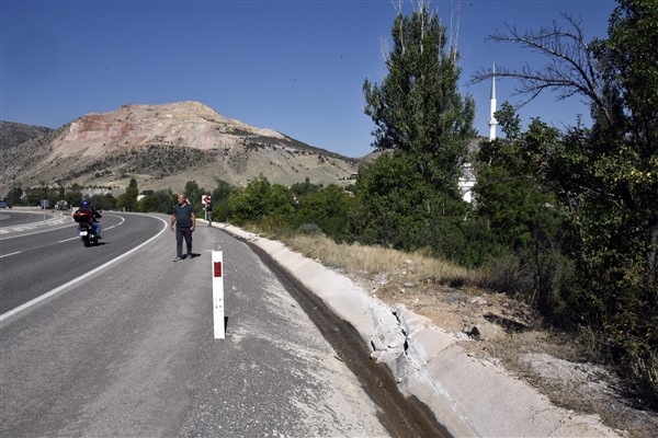 Gümüşhane'de yolcu otobüsü kaza yaptı ölü ve yaralılar var. Foto Haber. 6