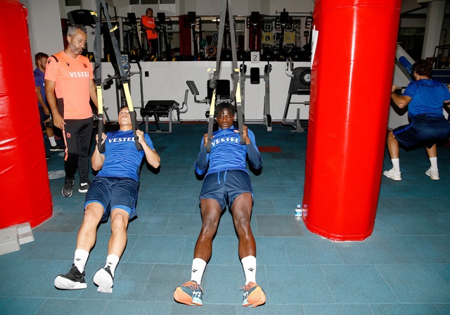 Trabzonspor Eddie Newton yönetiminde kuvvet depoladı 11