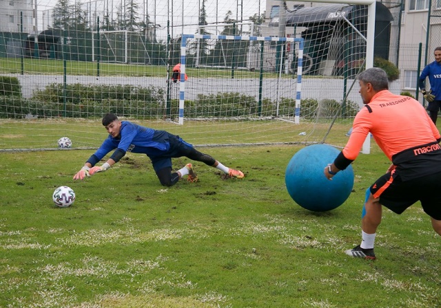 Trabzonspor Eddie Newton yönetiminde kuvvet depoladı 5