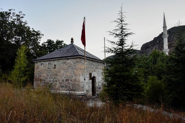 Türbesi de hayatı da ilgi çekiyor 5