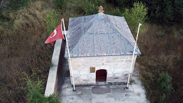 Türbesi de hayatı da ilgi çekiyor 8