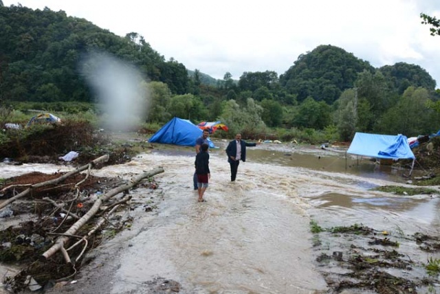 Doğu Karadeniz'i şiddetli yağış vurdu 9