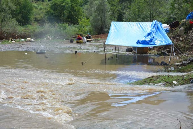 Doğu Karadeniz'i şiddetli yağış vurdu 16