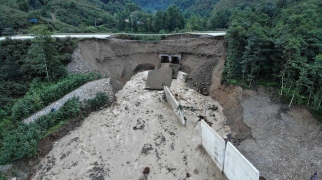 Giresun'da 5'i jandarma 6 kişinin kaybolduğu yer görüntülendi. Foto Haber. 4