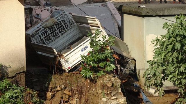 Yaşadıkları korku dolu anları anlattılar: Sabah kadar kurtarın bizi diye bağırdık 13