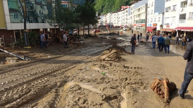 Yaşadıkları korku dolu anları anlattılar: Sabah kadar kurtarın bizi diye bağırdık 5