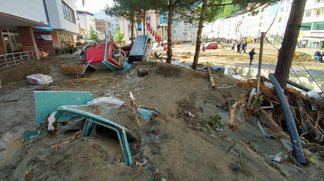 Yaşadıkları korku dolu anları anlattılar: Sabah kadar kurtarın bizi diye bağırdık 6