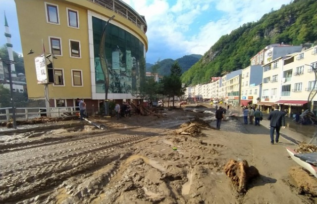 Yaşadıkları korku dolu anları anlattılar: Sabah kadar kurtarın bizi diye bağırdık 9