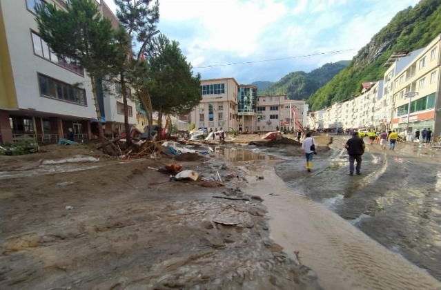 Yaşadıkları korku dolu anları anlattılar: Sabah kadar kurtarın bizi diye bağırdık 2