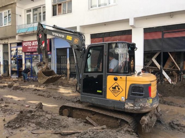 Dereli'de selin enkazı kaldırılıyor 3