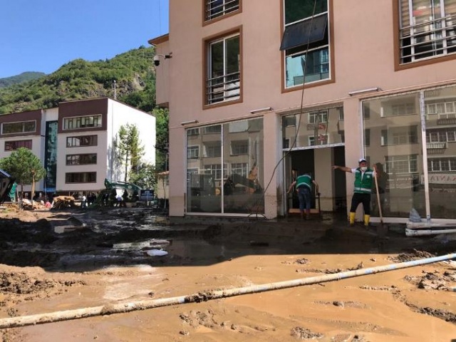 Dereli'de selin enkazı kaldırılıyor 8