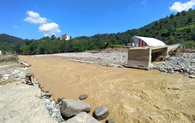 Yağlıdere'de köylere ulaşılmaya çalışılıyor 2
